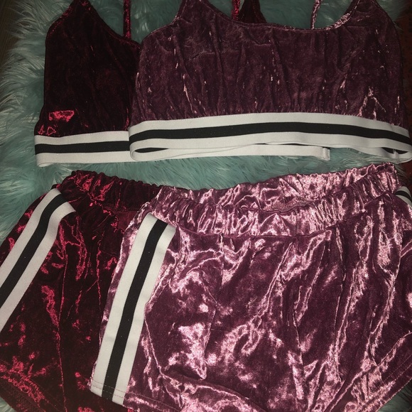 Pink velvet set - Picture 2 of 2